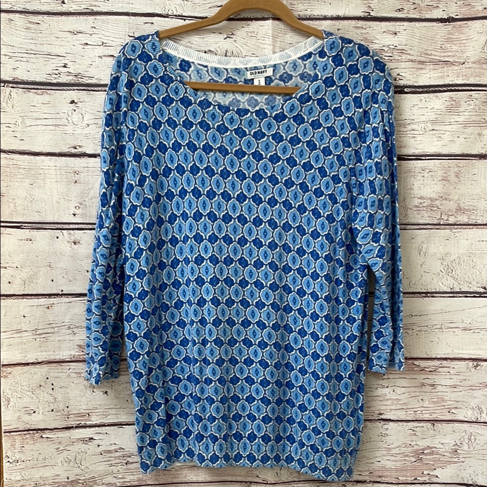 Old Navy sweater